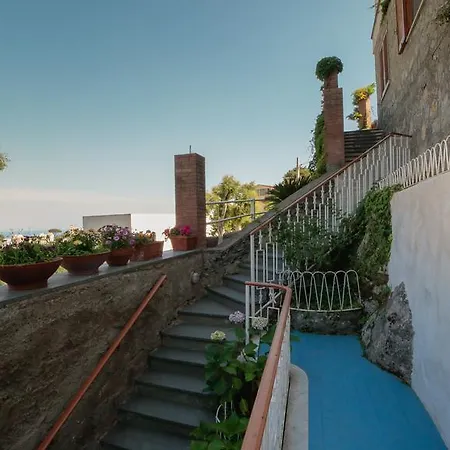 Rosa Apartment Scala